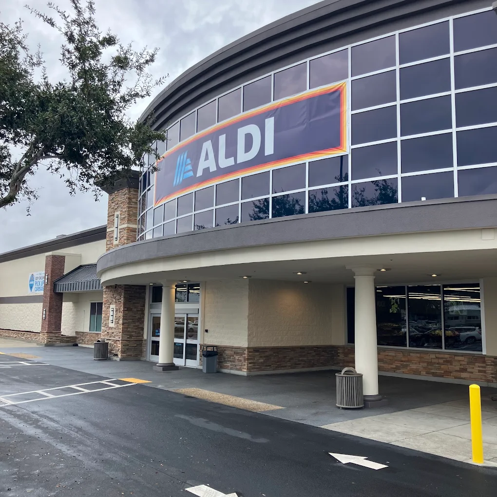 Aldi Retail chain selling a range of grocery items, meat & dairy.